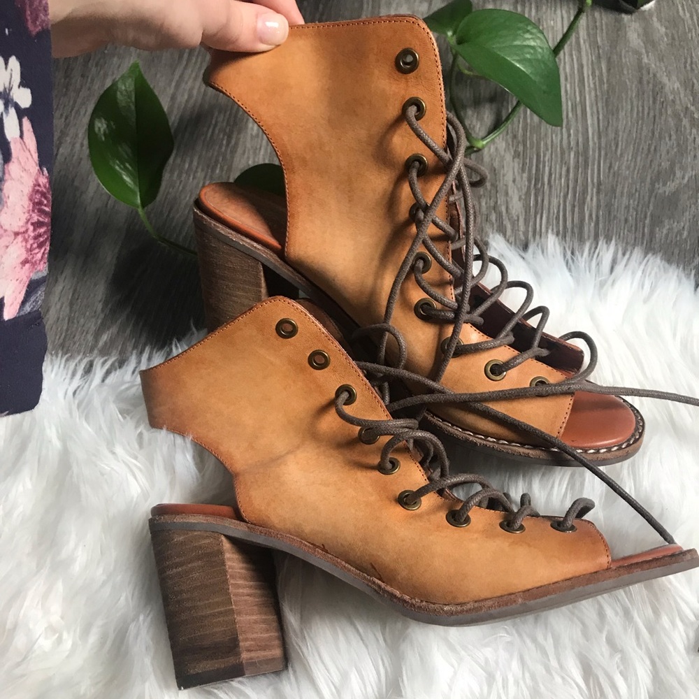 Free People (Jeffrey Campbell) Covet Lace Up